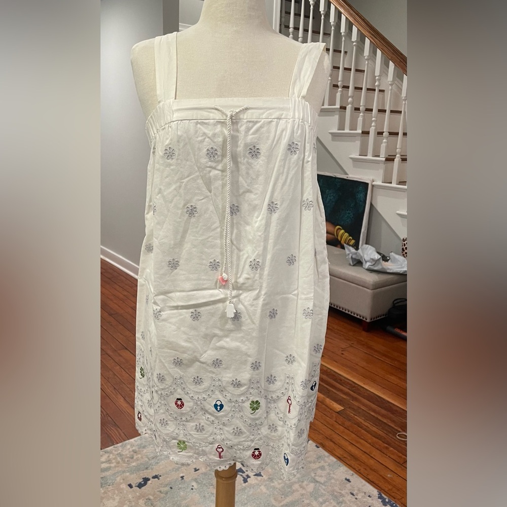 Manoush White Dress with embroidered colorful Accents